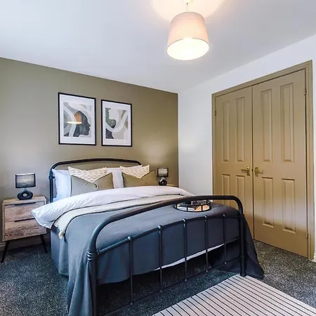 Homebird - Tavistock * Leeds (West Yorkshire)