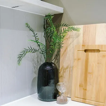 Homebird - Tavistock * Leeds (West Yorkshire)