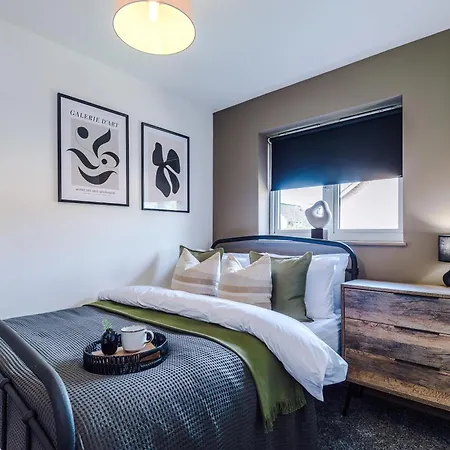Homebird - Tavistock * Leeds (West Yorkshire)