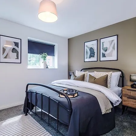 Homebird - Tavistock * Leeds (West Yorkshire)